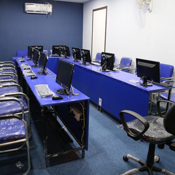 Best Language School in India-Computer Lab